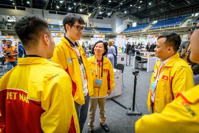 Lê Quang Liêm thắng nhà vô địch thế giới, tuyển Việt Nam bất bại tại Olympiad cờ vua 2024- Ảnh 6.